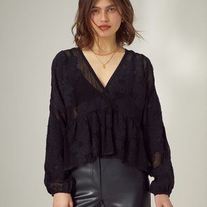 NWT Aritzia Wilfred Peplum Deep V Blouse - Small